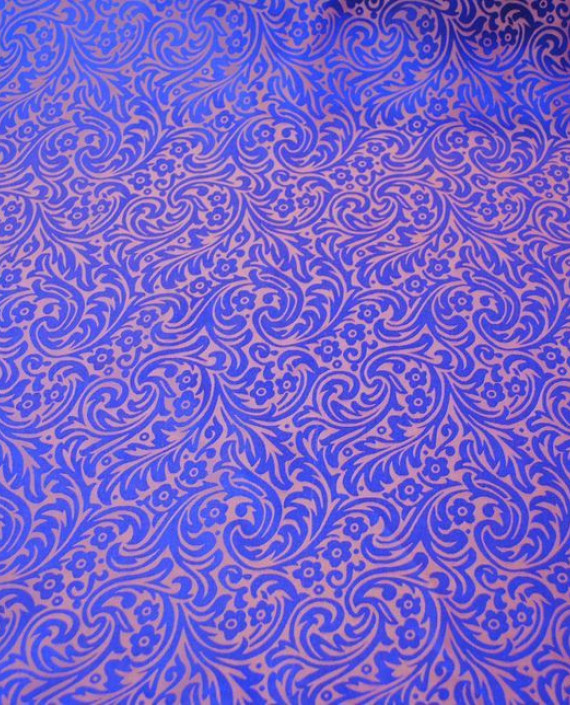 Ткань Шелк Жаккард "Орнамент на сиреневом" 0033 цвет сиреневый цветочный картинка